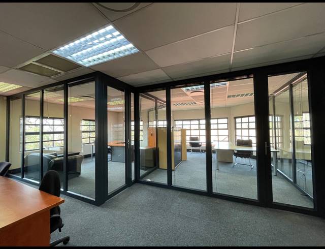 752M² OFFICE FOR SALE IN BRYANSTON
